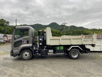 収集運搬トラック